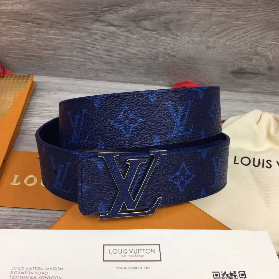 Louis Vuitton Taiga LV Initiales Reversible