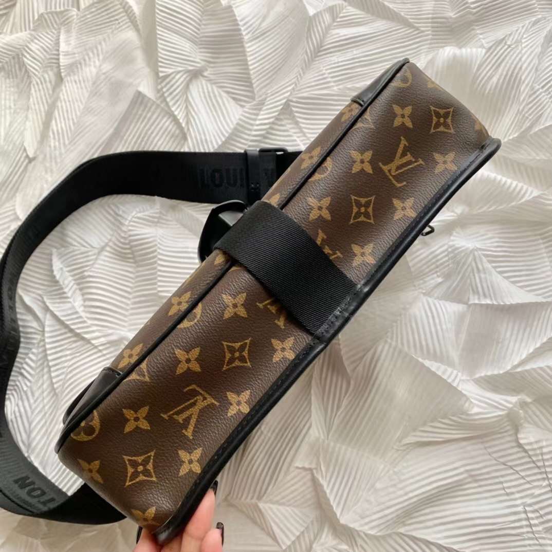 Louis Vuitton Archy MM Messenger Bag