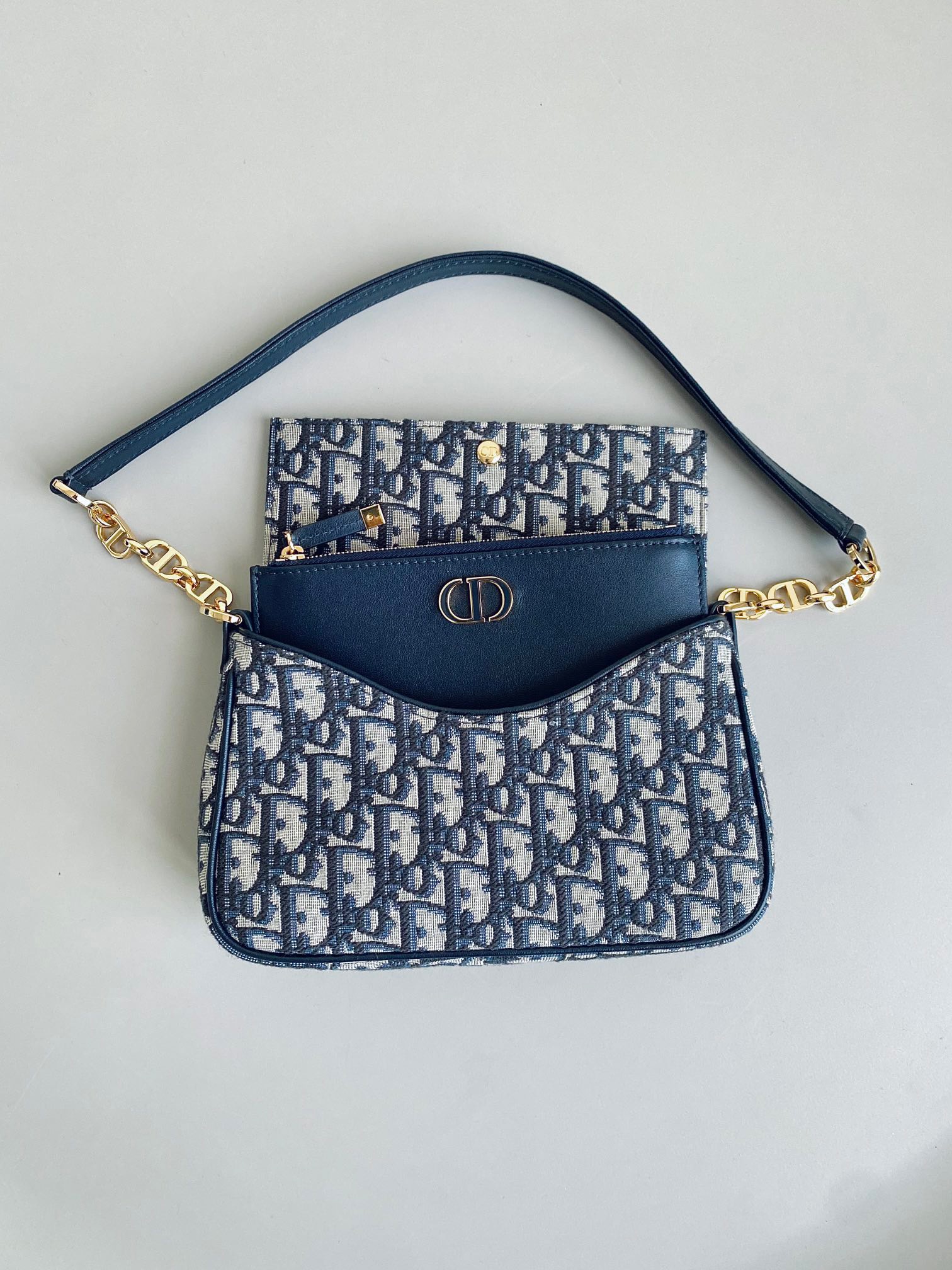Small 30 Montaigne Avenue Bag Blue Dior Oblique Jacquard